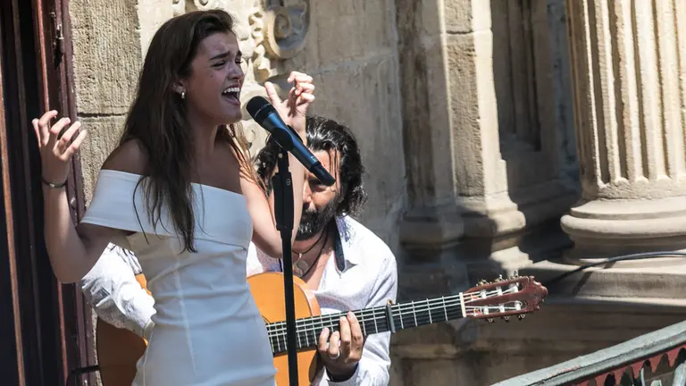 La pamplonesa Amaia Romero, junto a Pepe Habichuela, Josemi Carmona y Marta Robles, han dado comienzo al Festival Flamenco On Fire 2018 (22). IÑIGO ALZUGARAY
