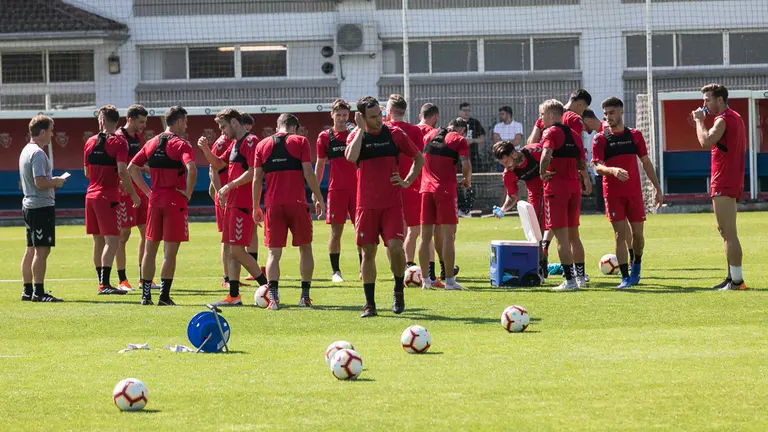 Entrenamiento de Osasuna en las instalaciones de Tajonar (12). IÑIGO ALZUGARAY