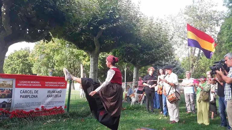 Homenaje en Pamplona y Cadreita a los 52 fusilados en Valcaldera en 1936
