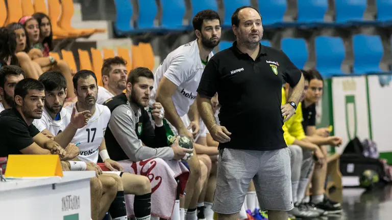 Iñaki Ániz. Partido amistoso de balonmano de pretemporada entre Helvetia Anaitasuna y el equipo francés Billère (31). IÑIGO ALZUGARAY