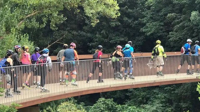 Quedada de patinadores en Pamplona TWITTER (@mabelutxi)