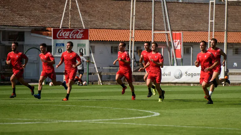 Entrenamiento de Osasuna en las instalaciones de Tajonar a dos días del partido contra el Granada. MIGUEL OSÉS_11