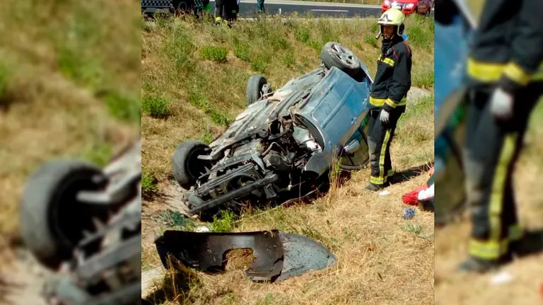 Un coche vuelca en Imárcoain TWITTER