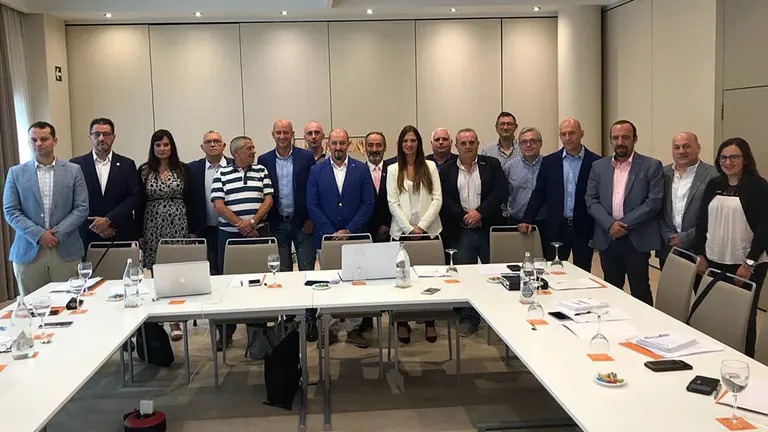 Representantes de las diferentes asociaciones que han participado en la reunión.