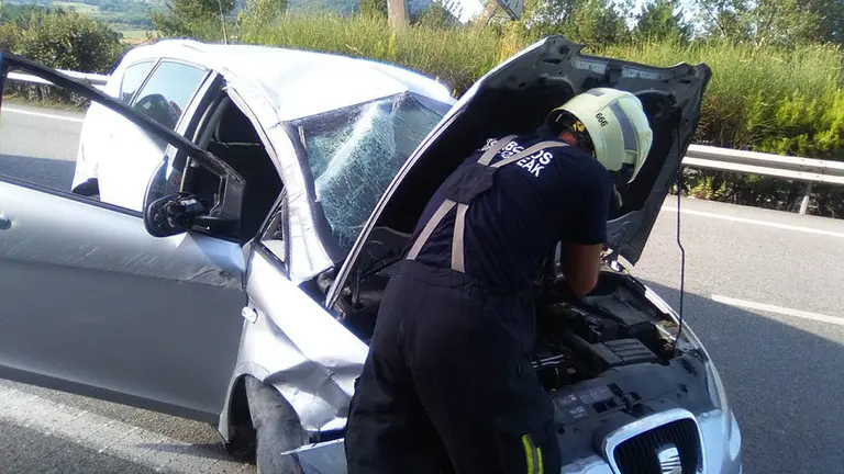 Accidente de tráfico por alcance en la AP-15 BOMBEROS TWITTER