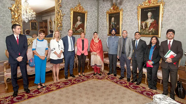 Componentes de la delegación india con los responsables navarros CEDIDA