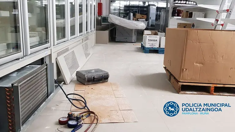 Un operario ha resultado herido en un accidente laboral cuando trabajaba en una obra de un local en la calle Vidangoz POLICÍA MUNICIPAL DE PAMPLONA