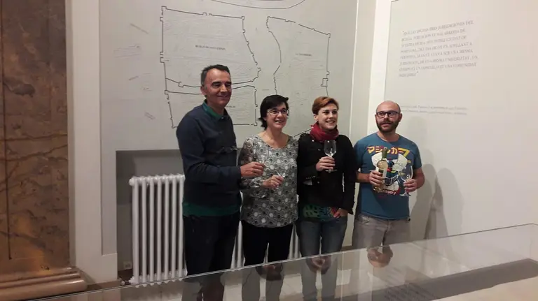 Aranzadi e I-E celebran en el Ayuntamiento seguir dispuestos a seguir trabajando por el cambio