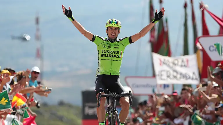 Óscar Rodríguez entra vencedor en la meta. Facebook la Vuelta