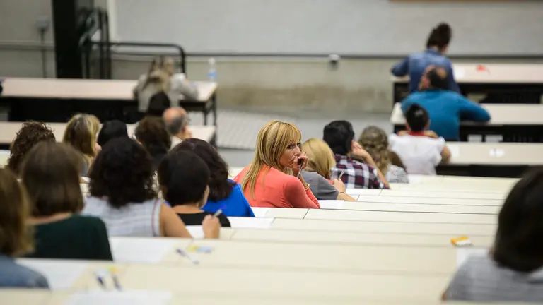 Más de 1.3000 personas se presentan a la selección para la contratación temporal de auxiliares administrativos. PABLO LASAOSA 08