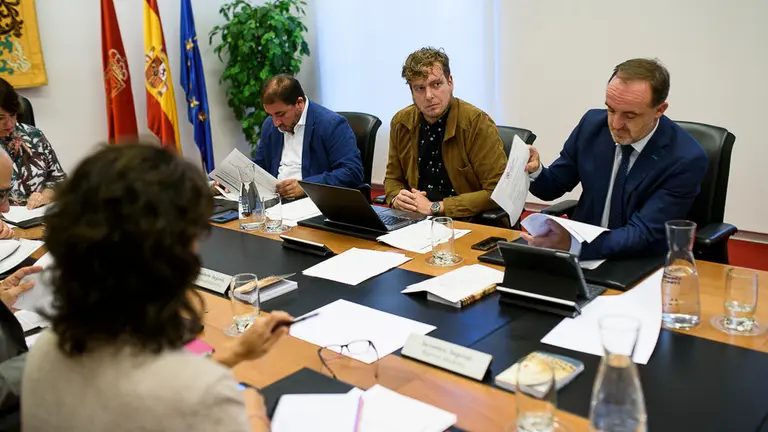 Mesa y Junta de portavonces. PABLO LASAOSA 02