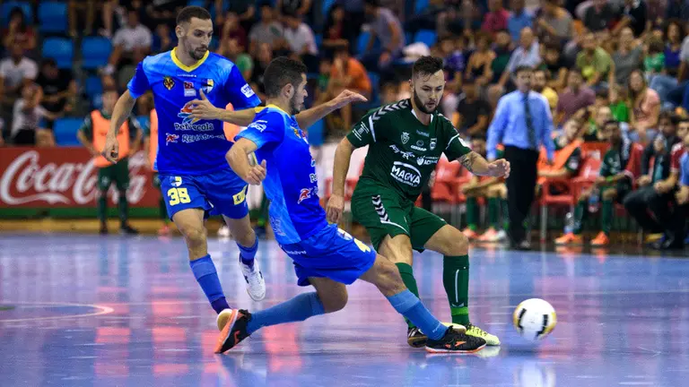 Primera jornada de Liga de Futbol sala entre el Xota y el Peñiscola. MIGUEL OSÉS_35