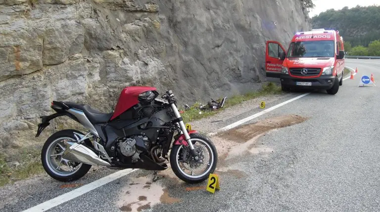 Accidente de un motorista en Romanzado POLICÍA FORAL