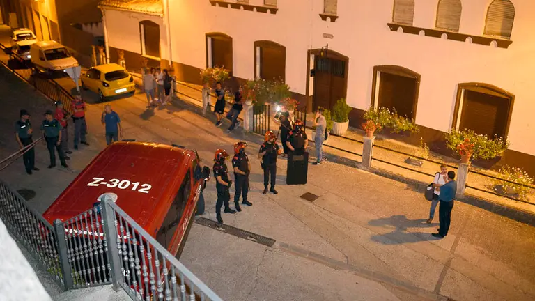 Tres personas han muerto asesinadas a tiros de escopeta en una pelea entre familias gitanas en Cáseda. PABLO LASAOSA (13)