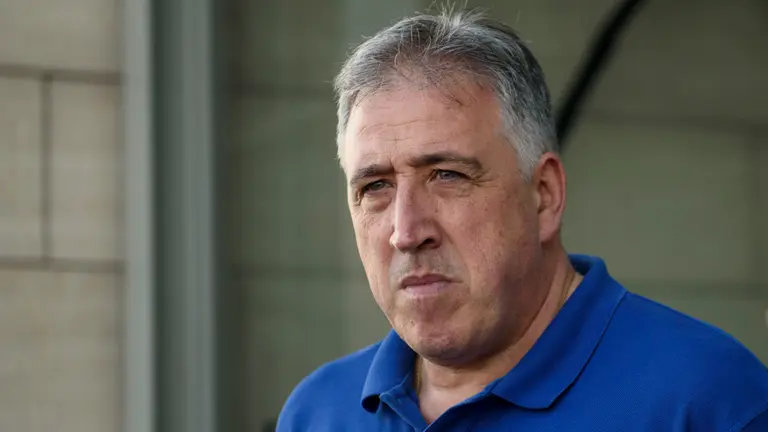 El alcalde de Pamplona, Joseba Asiron, y los miembros de la Gerencia y Comisión de Urbanismo visitan el ascensor de Descalzos. MIGUEL OSÉS_6