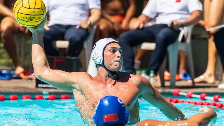 Nicholas Carniglia en acción. Waterpolo Navarra.