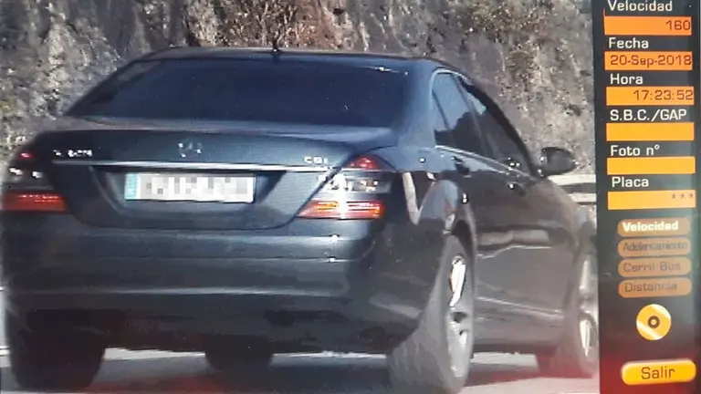 El coche cazado a 160 kilómetros por hora en un lugar limitado a 90 km por hora. POLICÍA FORAL