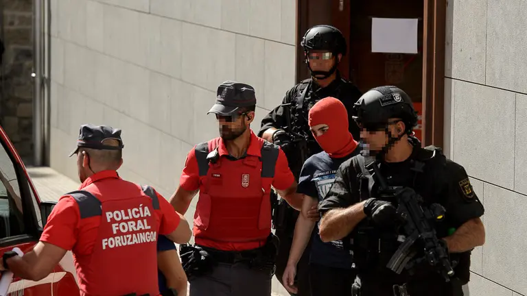 Los tres detenidos acusados de matar a tres personas en Cáseda pasan a disposición judicial. PABLO LASAOSA 18