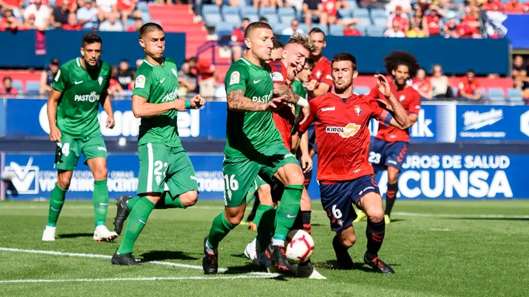 Oier. Partido entre el Osasuna y el Sporting correspondiente a la sexta jornada. MIGUEL OSÉS_8