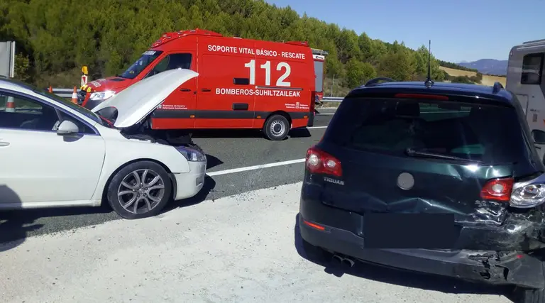 Accidente por alcance en la A-21 Twitter Bomberos