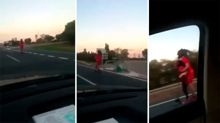 Imagen del conductor sorprendido en un patín eléctrico en plena autovía y con un menor TWITTER RADARES VALENCIA