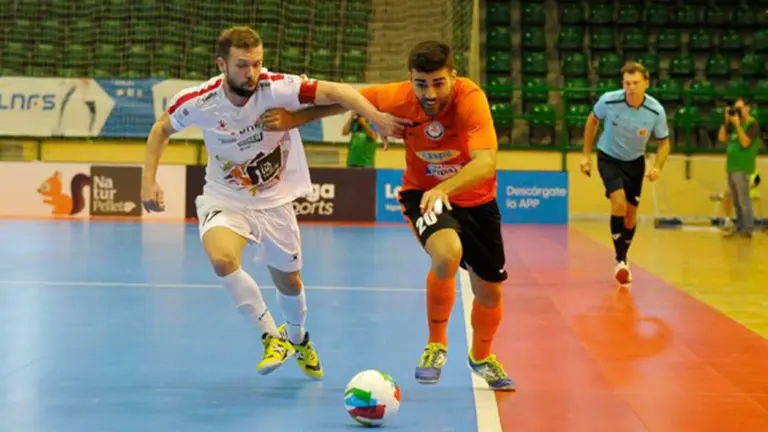 David Pazos en acción con el Aspil Vidal. Ribera Navarra FS.