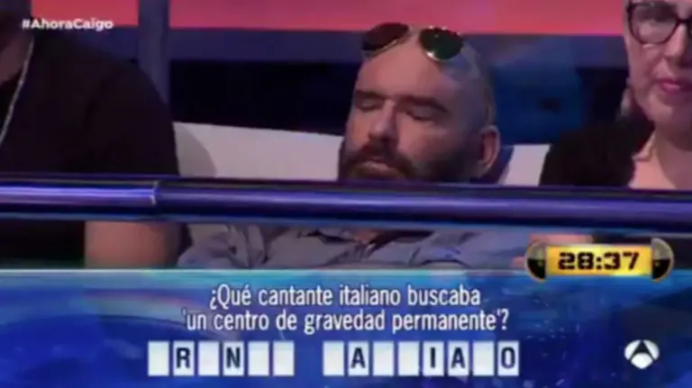 El espectador que se quedó dormido en Ahora caigo acudió al concurso con unas gafas de sol preveyendo que el sueño le podría vencer ANTENA 3