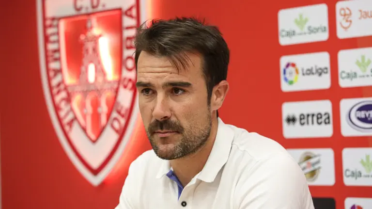 López Garai entrena al Numancia. Desdesoria