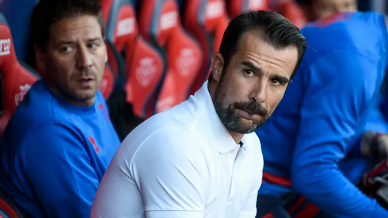 Aritz López Garai entrenador del Numancia en rueda de prensa. MIGUEL OSÉS_1