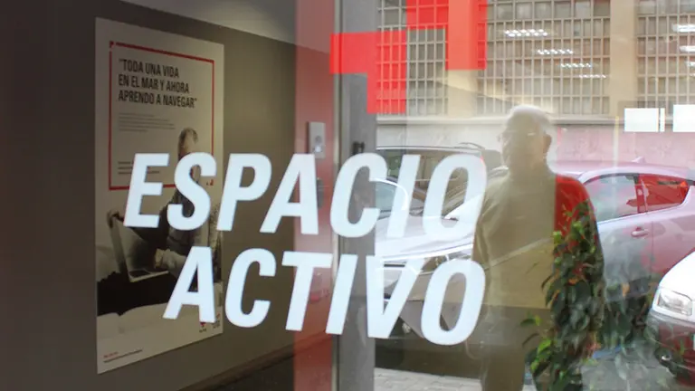 Cruz Roja Navarra celebra este 1 de octubre del Día Internacional de las Personas de Edad, a las que dedica un centro de resolución de problemas en la calle Aralar de Pamplona CRUZ ROJA