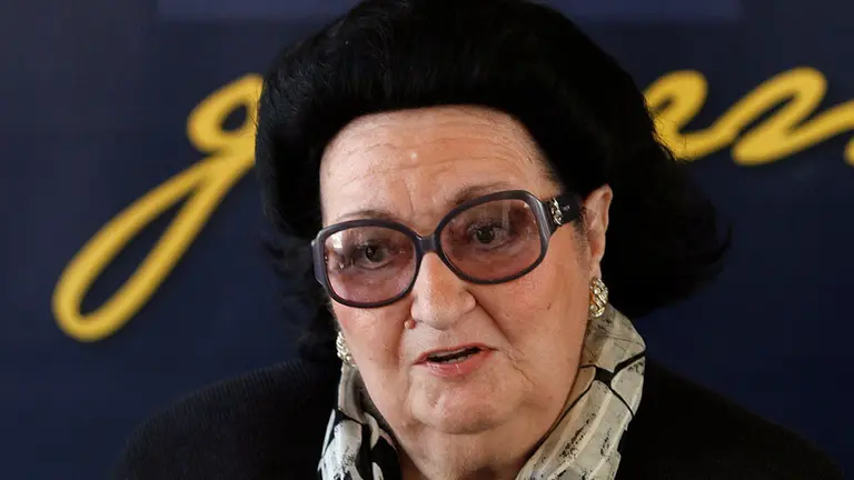 GRAF764. MADRID, 06/10/2018.- Fotografía de archivo del 19/05/2017 de la soprano Montserrat Caballé que ha fallecido la pasada madrugada en el Hospital de Sant Pau de Barcelona, según han confirmado fuentes hospitalarias. La soprano se encontraba ingresada desde mediados del pasado mes de septiembre por una dolencia que padecía desde hacía tiempo. En la imagen, la soprano durante un encuentro con periodistas en la localidad almeriense de El Ejido para la presentación del espectáculo 'La Magia de la Ópera". EFE/Archivo/Carlos Barba