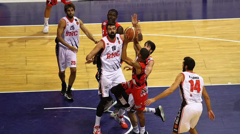 Partido Estela - Basket Navarra. Foto web Estela Cantabria.