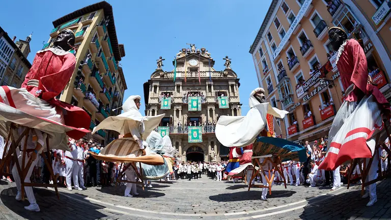 14 Julio San Fermin 2018 , Despedida de la Comparsa de Gigantes y Cabezudos desde el Ayuntamiento de Pamplona7878