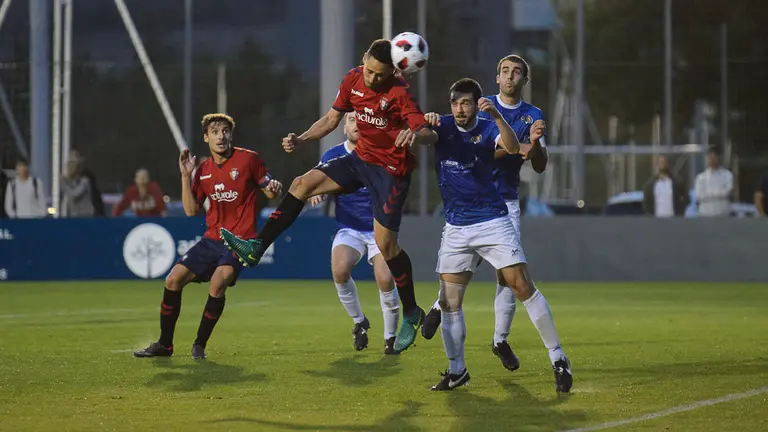 Partido de fútbol entre Osasuna b y el Chantrea. PABLO LASAOSA 13