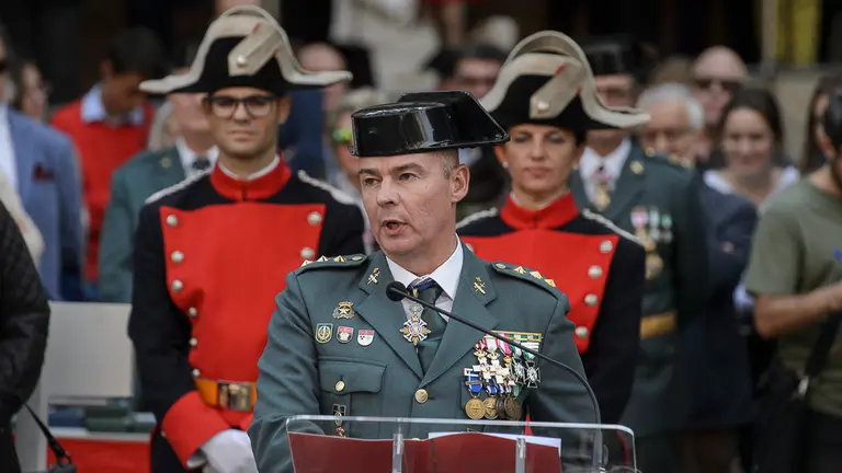 La Guardia Civil clebra su patrona con un desfile en el centro de Pamplona. PABLO LASAOSA 35