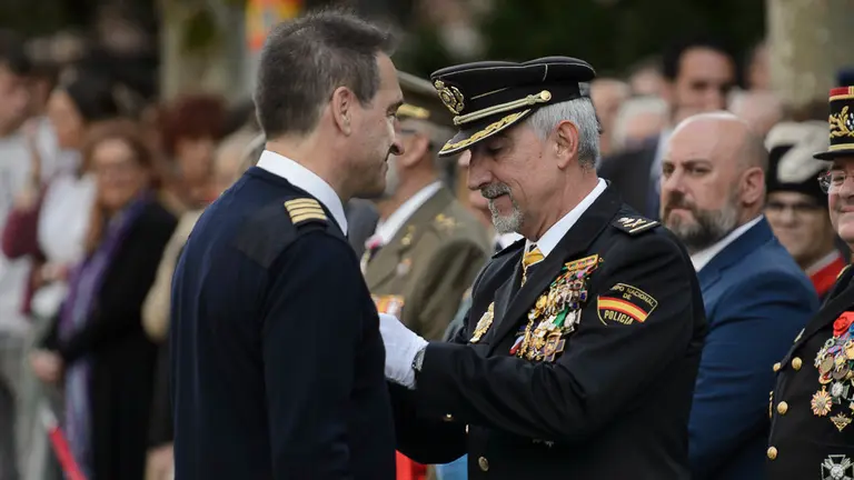 La Guardia Civil clebra su patrona con un desfile en el centro de Pamplona. PABLO LASAOSA 25