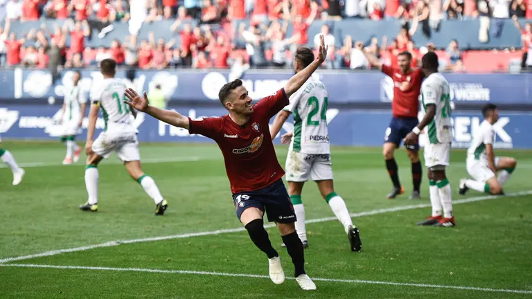 Encuentro entre Osasuna y el Córdoba en El Sadar MIGUEL OSÉS (1)