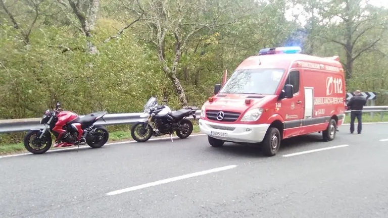 Accidente de moto en Lizoáin BOMBEROS DE NAVARRA