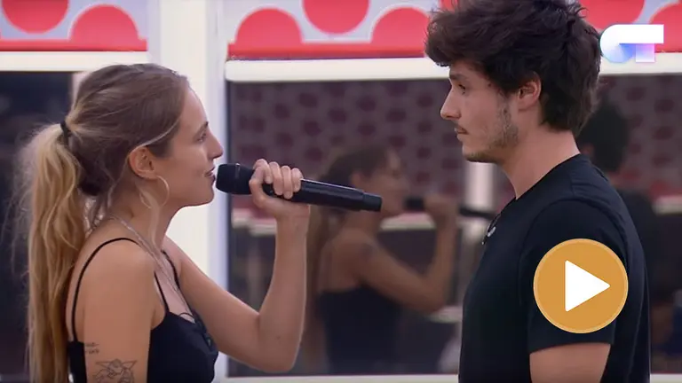 Miki y María durante el pase de micros de OT (player)