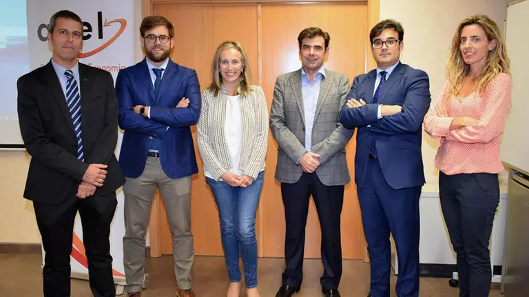 Participantes en una mesa de trabajo de ANEL sobre empresas comprometidas con la economía social CEDIDA