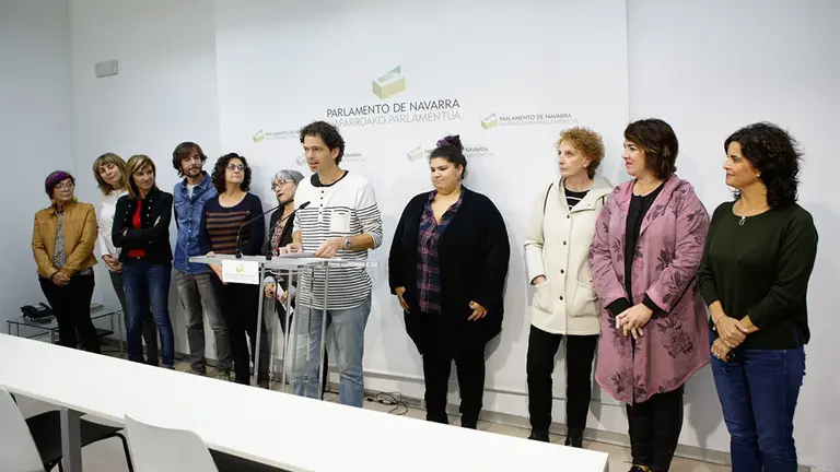 Representantes de la Plataforma de Entidades Sociales y Parlamentarios