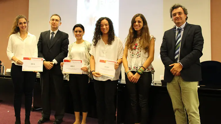 Las premiadas en el certamen de medicina