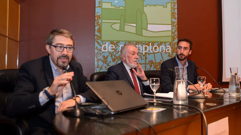 Conferencia _Sangre, sudor y paz. La guardia civil contra ETA_. PRESENTA- Mari Mar Blanco. PONENTES- Jaime Mayor Oreja y Gonzalo Araluce. PABLO LASAOSA 02