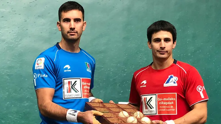 Mikel Urrutikoetxea y Retegi BI en el frontón Labrit. Asegarce.