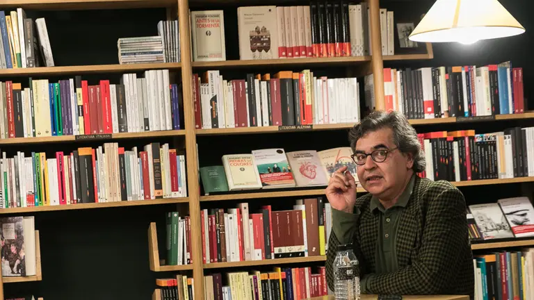 Manuel Hidalgo presenta 'Del balneario al monasterio', el libro número 16 de la colección 'Baroja y Yo' de Ipso Ediciones (21). IÑIGO ALZUGARAY
