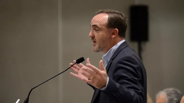 El presidente de UPN, Javier Esparza, abre con su intervención la reunión del Consejo Político del partido regionalista. PABLO LASAOSA 06