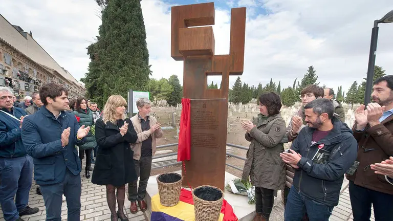 Monolito de homenaje a los navarros fusilados en Zaragoza en el año 1936 GOBIERNO DE NAVARRA