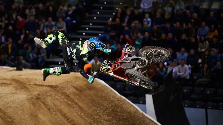 Exhibición de motocross 'X-Gravity' con pilotos de 'freestyle' en el Navarra Arena. MIGUEL OSÉS 14