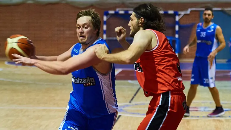 FNB Ardoi Basket - La Gallofa en el Pabellón de Zizur Mayor. MIGUEL OSÉS 26