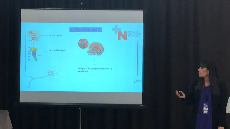 La doctora Rodríguez-Ulecia durante la exposición que ha sido premiada en la Reunión Anual de la Sociedad Española de Neurofisiología Clínica GOBIERNO DE NAVARRA